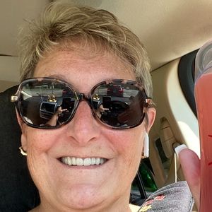 Meet your Posher, Donna